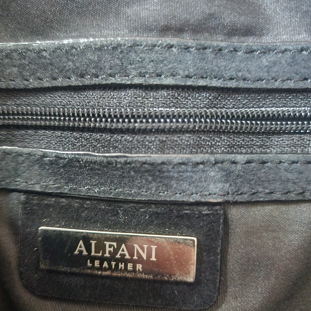 Beautiful Loved Black Leather Double Strapped Alfani Shoulder Tote Bag - Picture 7 of 9